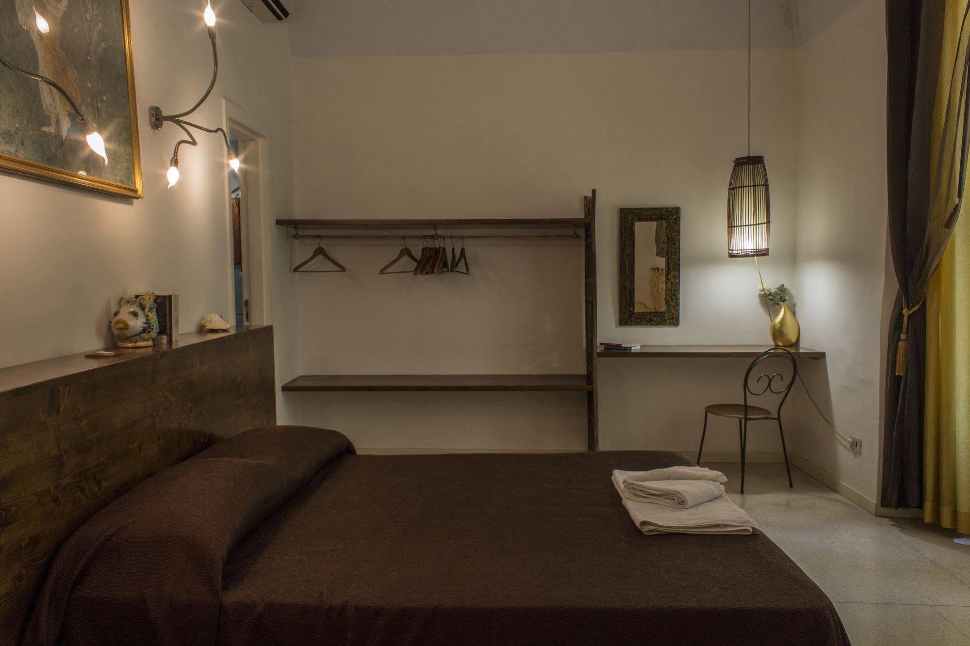 ดีเลตโต อะ นาโปลี Bed & Breakfast เนเปิลส์ ภายนอก รูปภาพ